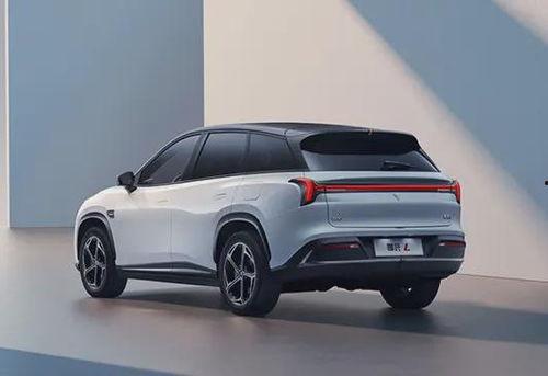 国产bbw,引领时尚潮流的本土品牌风采 第3张 国产bbw,引领时尚潮流的本土品牌风采 第3张